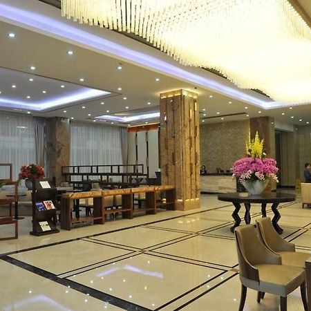 פושאן Ehrenburg Hotel מראה חיצוני תמונה