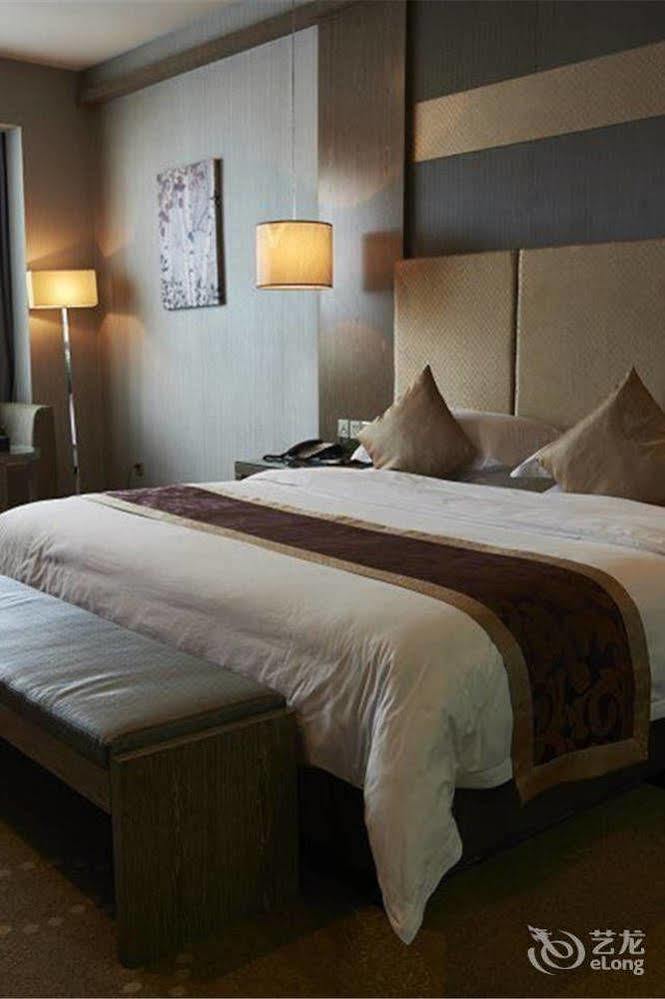 פושאן Ehrenburg Hotel מראה חיצוני תמונה