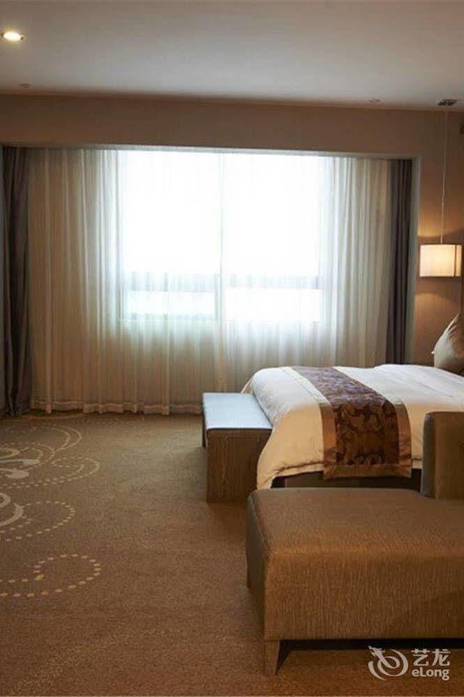 פושאן Ehrenburg Hotel מראה חיצוני תמונה