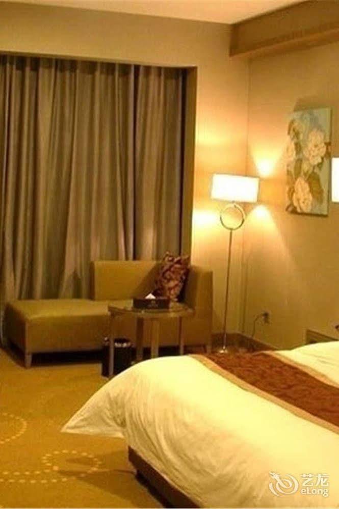 פושאן Ehrenburg Hotel מראה חיצוני תמונה
