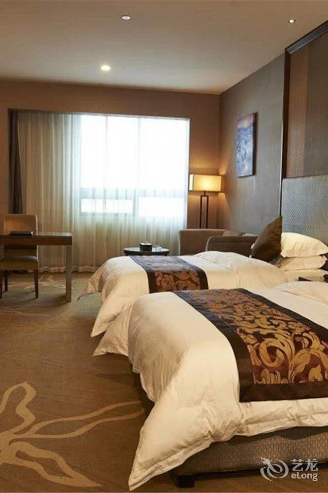 פושאן Ehrenburg Hotel מראה חיצוני תמונה
